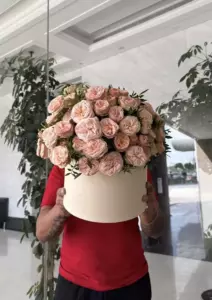 Photo of bouquet "Bouquet 41 Cream Pink Peony Roses “Velvet Whisper” Dubai" — Dubai - Flowers Delivery Flowers Place, photo 1 of 2
