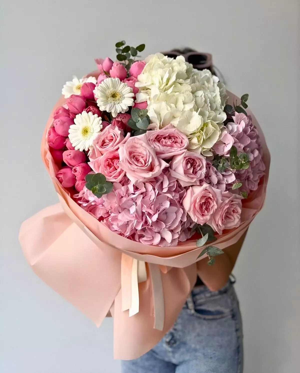 Bouquet photo: Flower arrangements — Flowers Place Dubai
