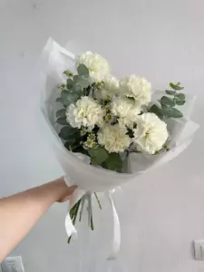 Photo of bouquet "Bouquet Dianthus 7 Daisy 6 in Paper Wrapping “Whispering Breeze” Dubai" — Dubai - Flowers Delivery Flowers Place, photo 1 of 1