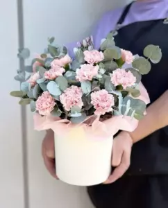 Photo of bouquet "Bouquet 15 Dianthus in Box “Silent Whispers” Dubai" — Dubai - Flowers Delivery Flowers Place, photo 1 of 1