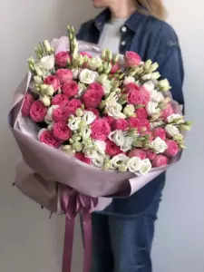 Photo of bouquet "Bouquet Eustoma 10 Spray Rose 9 “Whispering Dawn” in Dubai" — Dubai - Flowers Delivery Flowers Place, photo 1 of 1