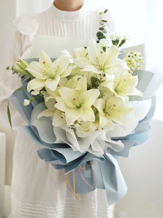 Bouquet 13 Pink French Roses “Blush Reverie” Goa