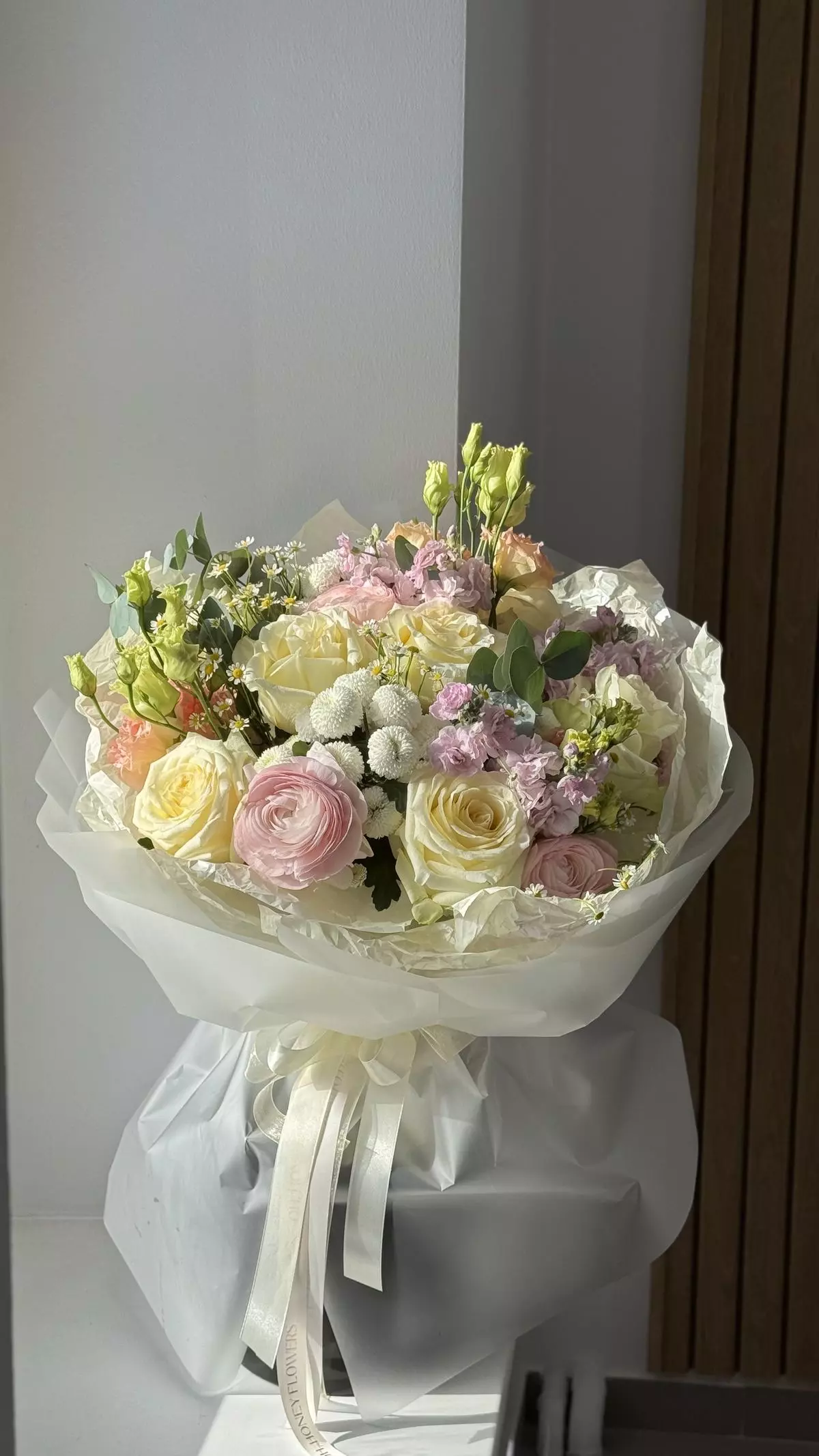 Bouquet photo: Bouquet of 11 Roses — Flowers Place Worldwide