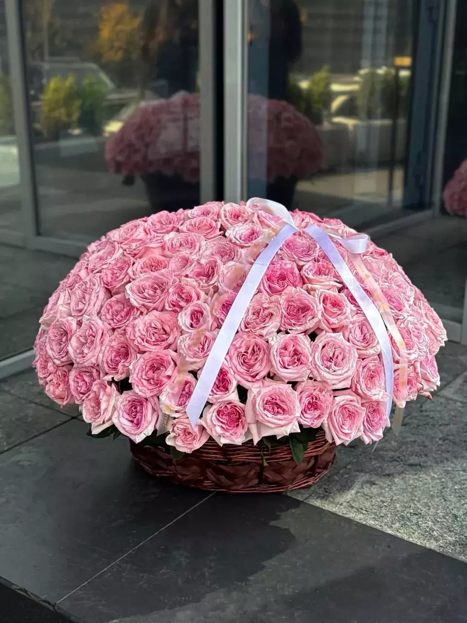 Bouquet photo: Bouquet of 101 roses — Flowers Place Belgrade
