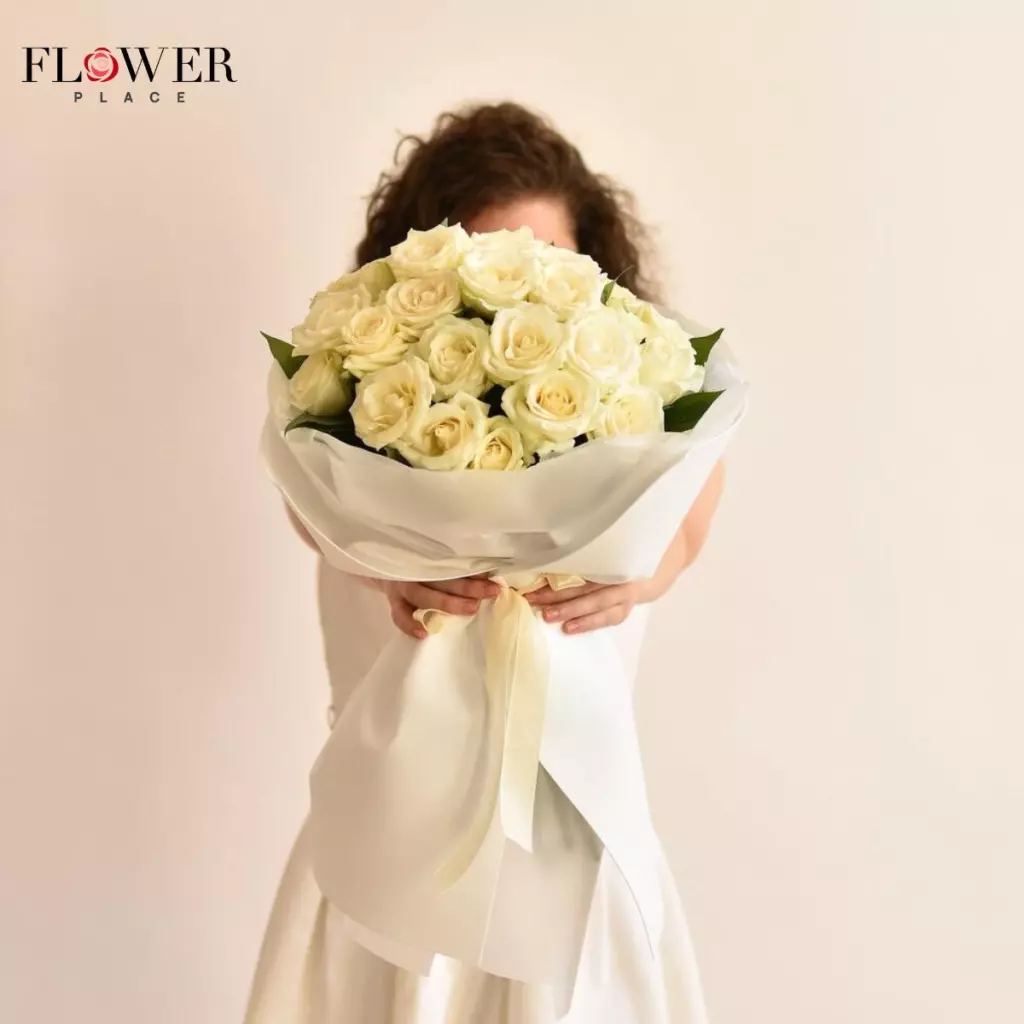 Bouquet 7 Red French Roses “Scarlet Whisper” Hurghada