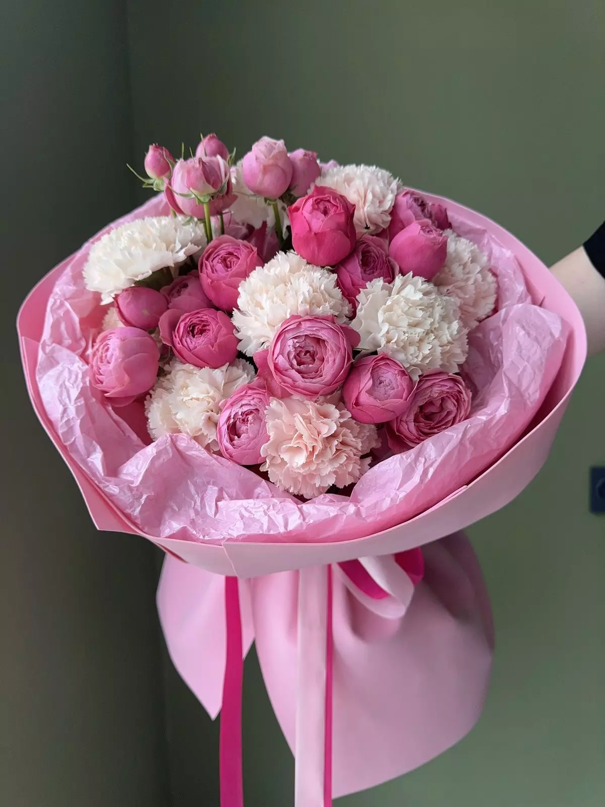 Bouquet photo: Flower arrangements — Flowers Place Dubai