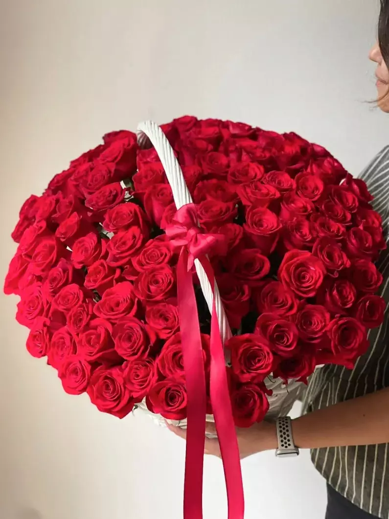 Bouquet photo: Bouquet of 101 roses — Flowers Place Worldwide