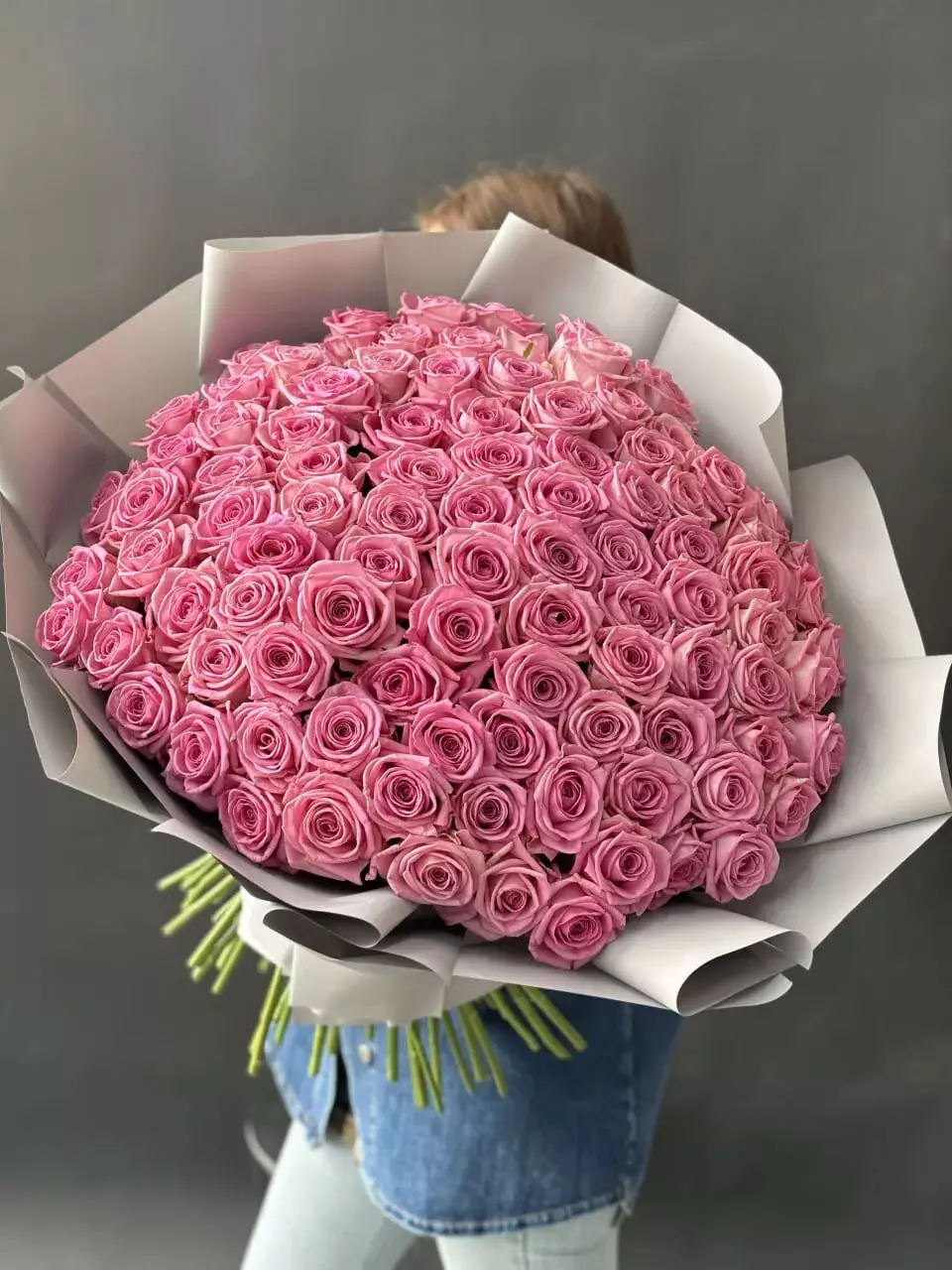 Order bouquet Bouquet 101 Pink Roses “Whispered Bloom” Bali with 107 flowers for 290 $, 410 $, 570 $ — photo 1 of 1
