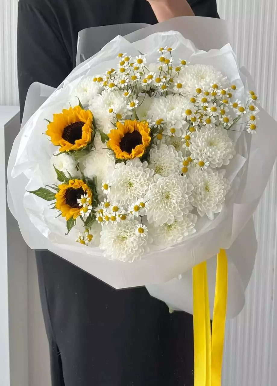 Bouquet photo: Flower arrangements — Flowers Place Phuket