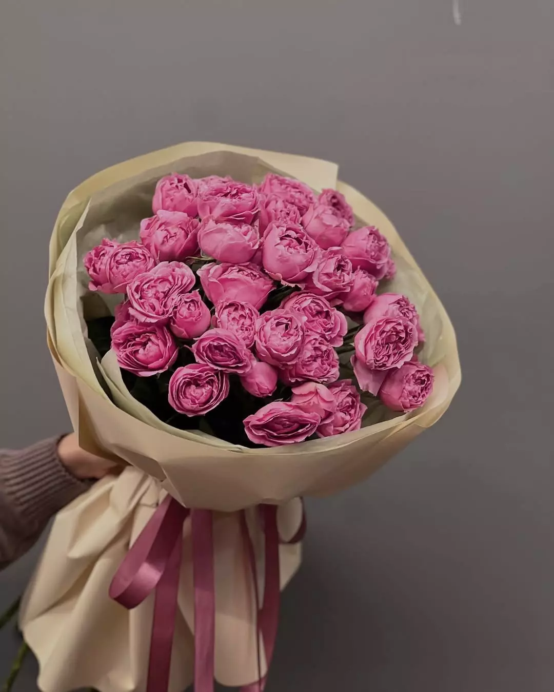 Order bouquet Bouquet 13 Pink Peony Roses Whispering Dawn Bali with 17 flowers for 60 $, 80 $, 110 $ — photo 1 of 2