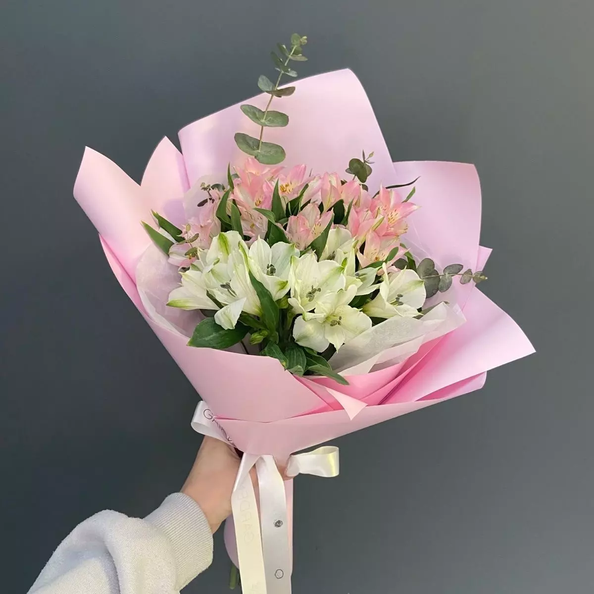 Bouquet photo: Affordable bouquets — Flowers Place Bangkok