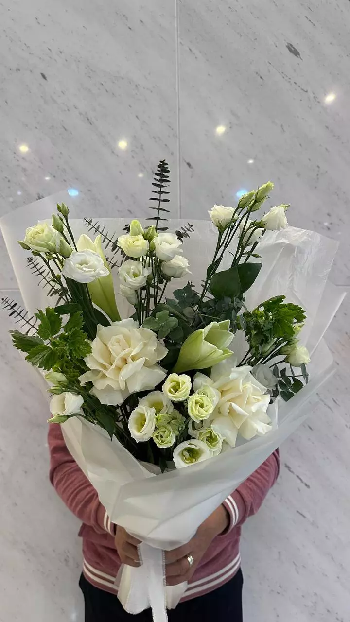Bouquet photo: Affordable bouquets — Flowers Place Doha