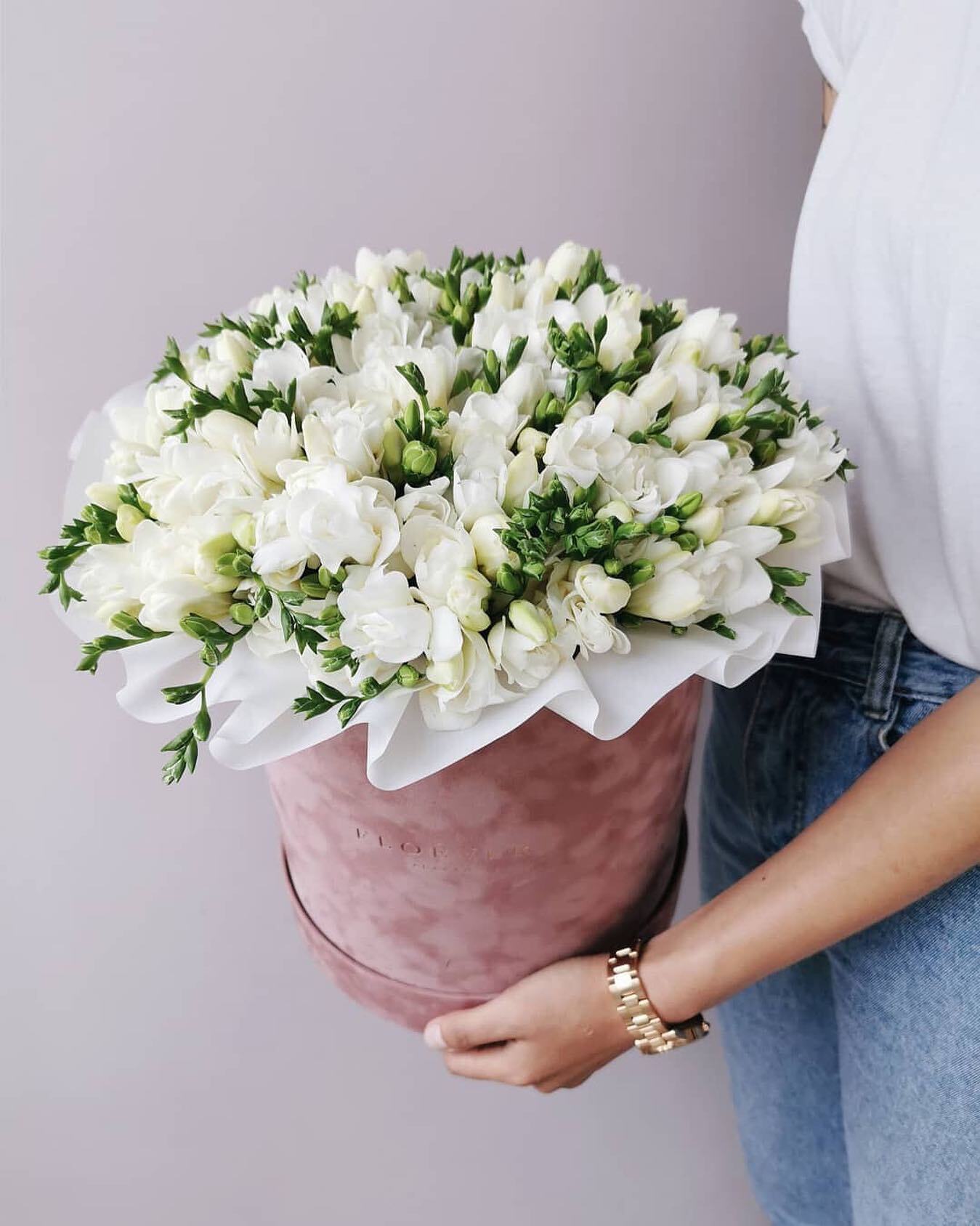 Bouquet 101 White Roses “Silent Whispers” Istanbul