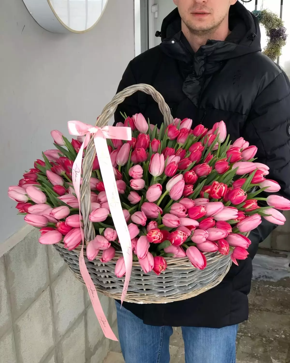 Bouquet 289 Tulips Basket XXL “Desert Bloom” Ayia Napa