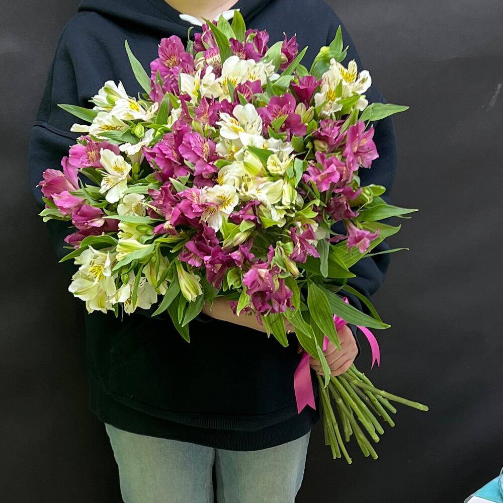 Bouquet 5 Pink Peonies Greenery Paper Wrapping “Blush Reverie” Larnaca