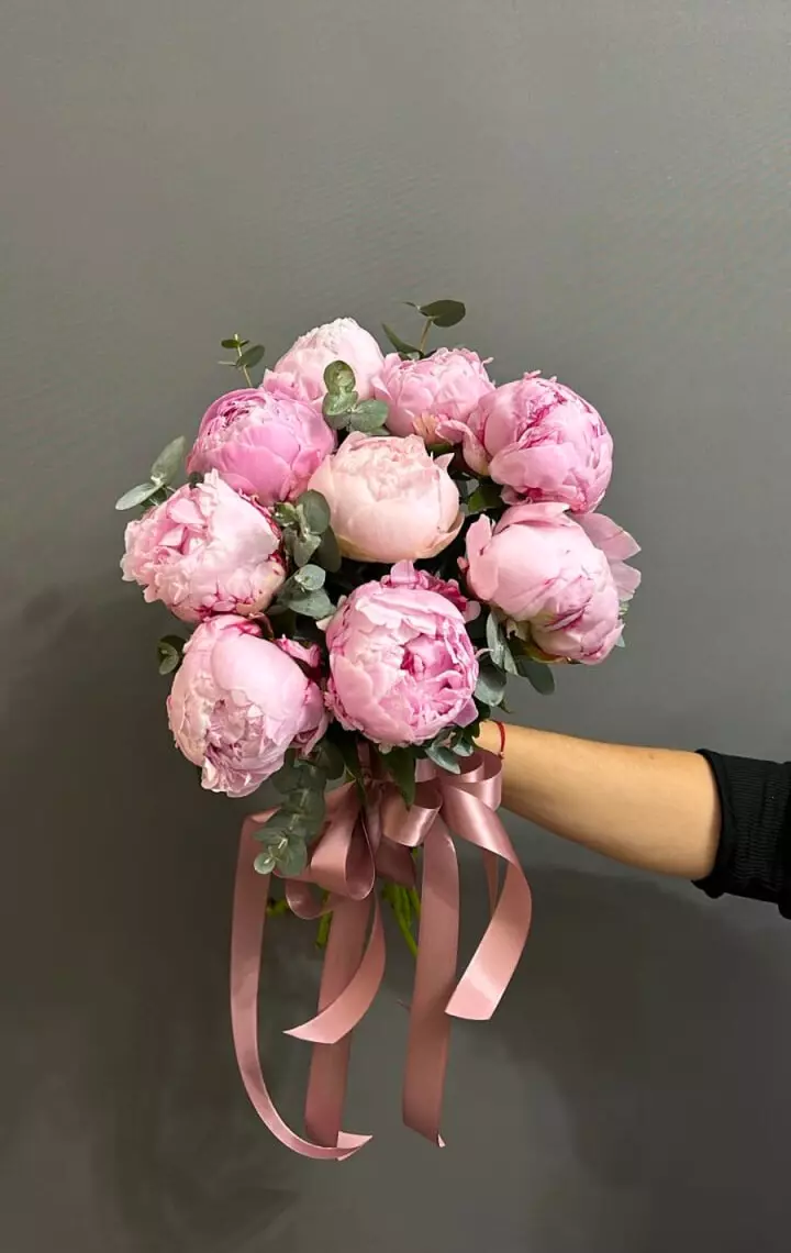 Bouquet photo: Flowers for Anniversary — Flowers Place Dubai