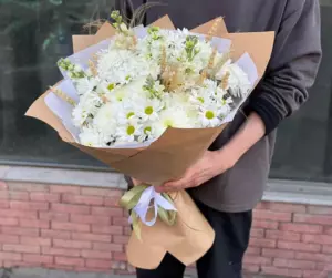 Photo of bouquet "Arrangement Chrysanthemums 26 Matthiola 5 Sunlit Whispers Phuket" — Phuket - Flowers Delivery Flowers Place, photo 1 of 2