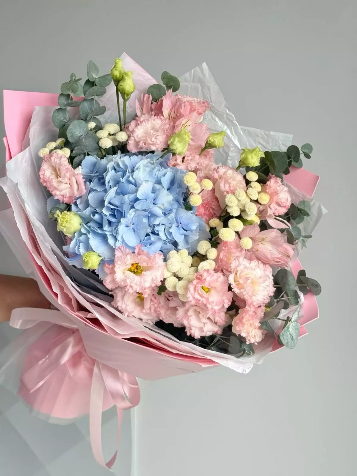 Bouquet photo: Flower arrangements — Flowers Place Bali
