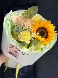 Photo of bouquet "Bouquet Sunflower 1 Daisy 11 Chrysanthemum 2 “Radiant Murmurs” Phuket" — Phuket - Flowers Delivery Flowers Place, photo 1 of 1
