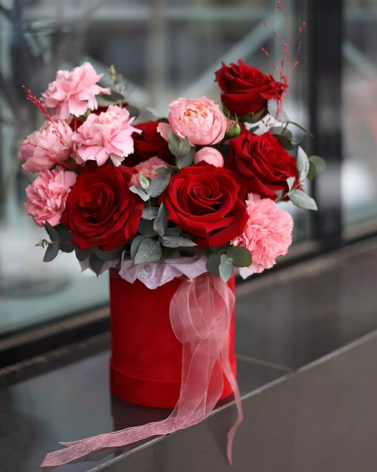 Bouquet photo: Without reason — Flowers Place Worldwide