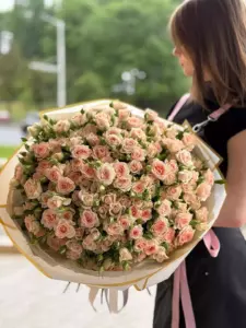 Photo of bouquet "Bouquet 51 Pink Yellow Spray Roses Exotic Leaves “Tropical Murmurs” Phuket" — Phuket - Flowers Delivery Flowers Place, photo 1 of 3