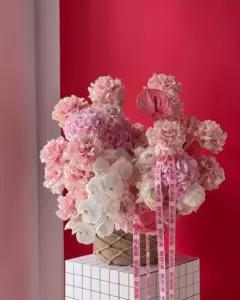Photo of bouquet "Arrangement French Rose 16 Hydrangea 5 Orchid 2 Basket Whispering Grace Phuket" — Phuket - Flowers Delivery Flowers Place, photo 1 of 1