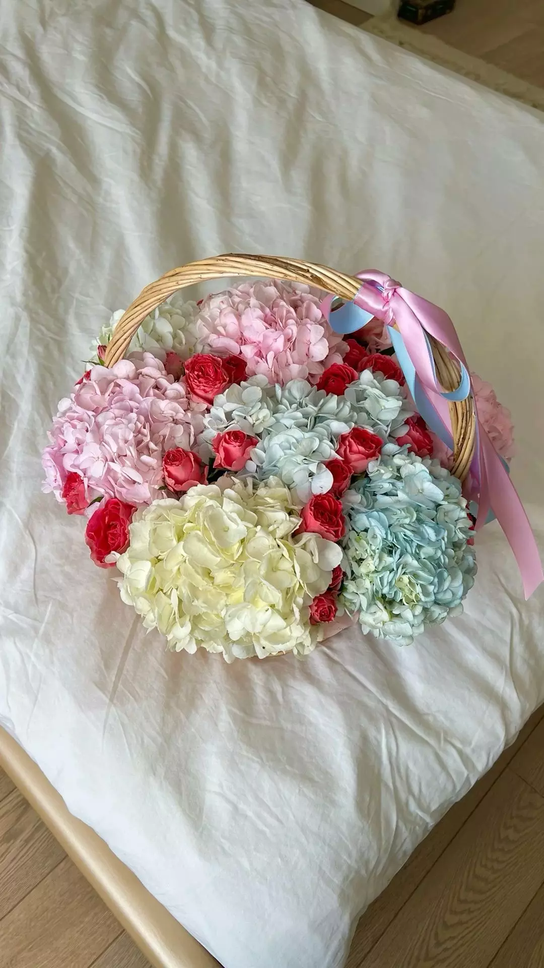 Bouquet photo: Flower arrangements — Flowers Place Dubai