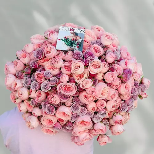 Bouquet of spray roses