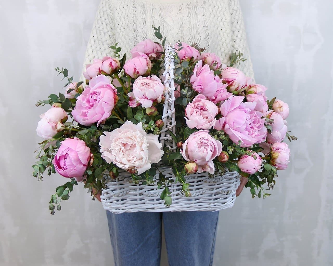 Bouquet 15 Pink Roses Paper Wrap “Blush Whisper” Phuket