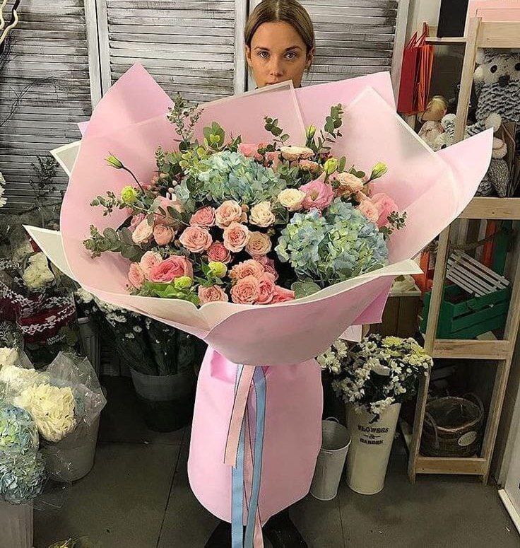 Bouquet 11 Pink Roses Paper Wrap “Velvet Murmurs” Phuket