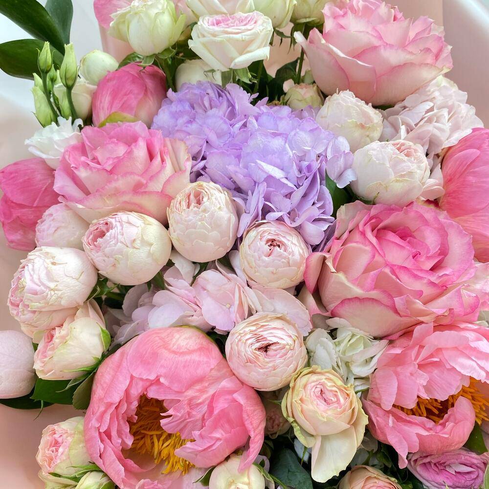 Bouquet 5 Pink Roses Eucalyptus Paper Wrapping “Blush Whisper” Phuket