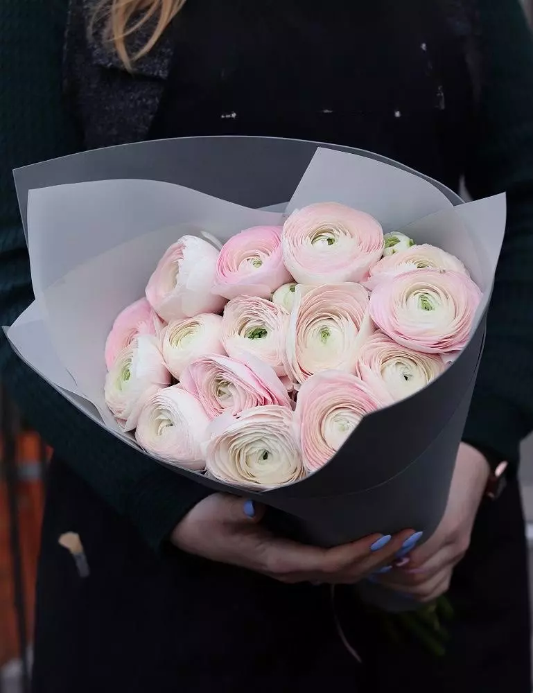 Bouquet photo: Flowers for Anniversary — Flowers Place Dubai