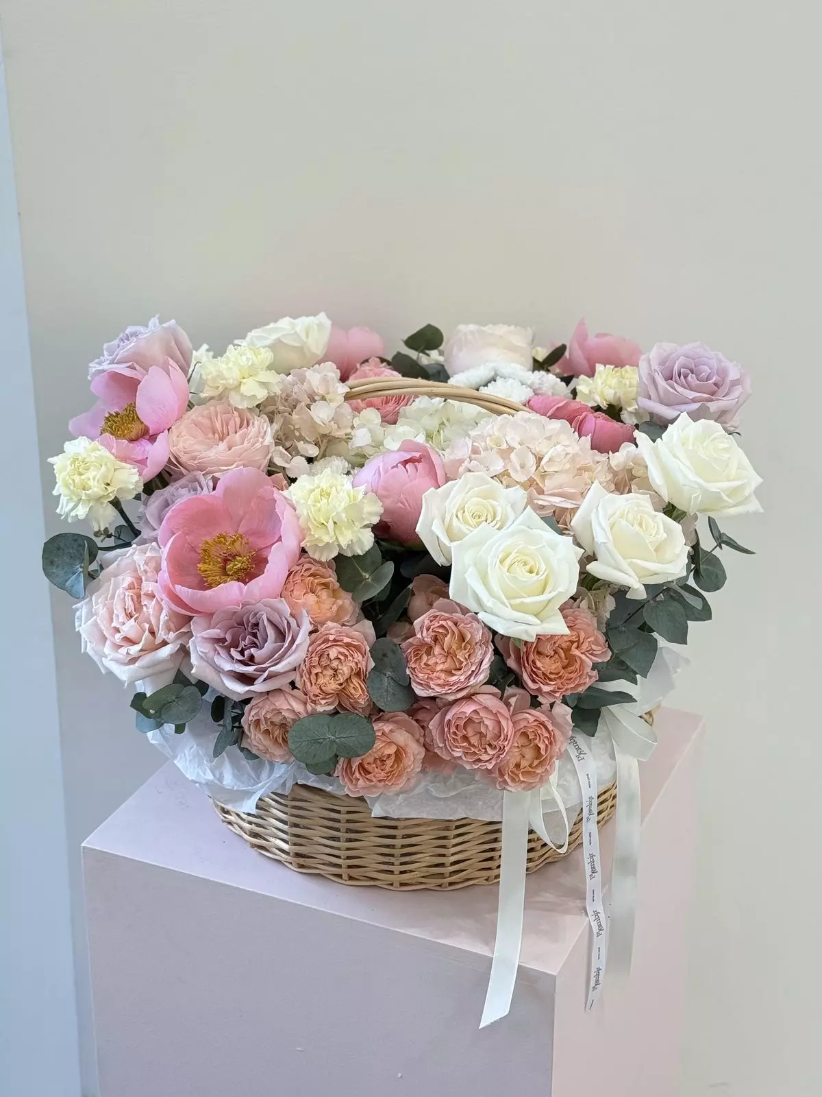 Bouquet photo: Flower arrangements — Flowers Place Dubai