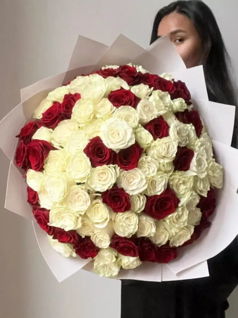 Bouquet photo: Bouquet of 101 roses — Flowers Place Istanbul