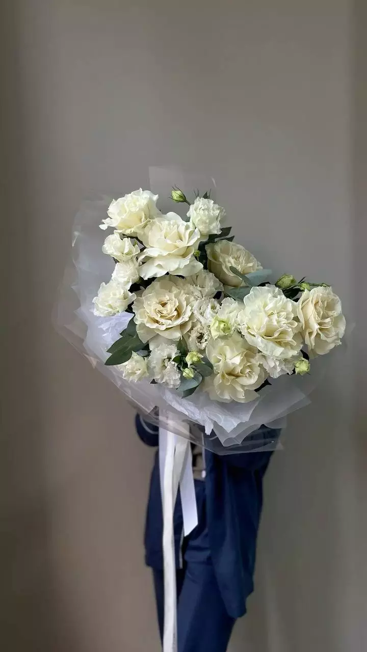 Bouquet photo 2: Flower arrangements — Flowers Place Worldwide