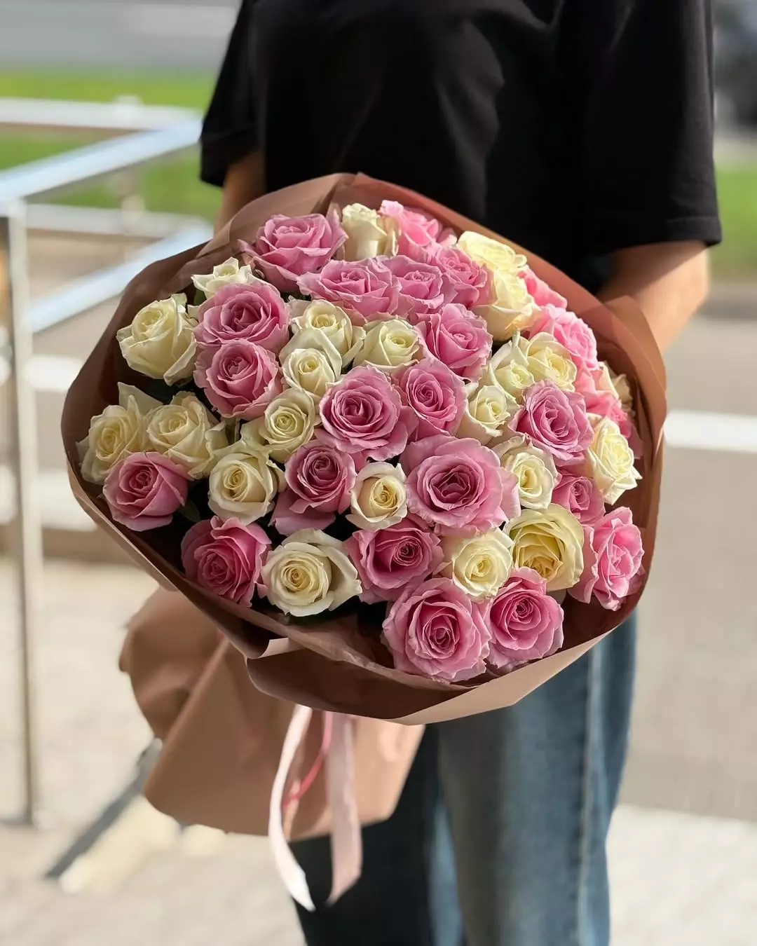 Bouquet photo 2: Flowers for Anniversary — Flowers Place Worldwide
