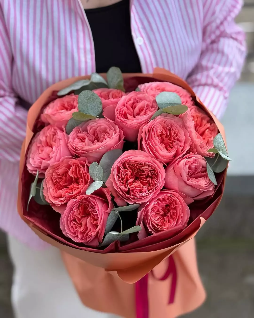 Bouquet photo 3: Flowers for Anniversary — Flowers Place Worldwide