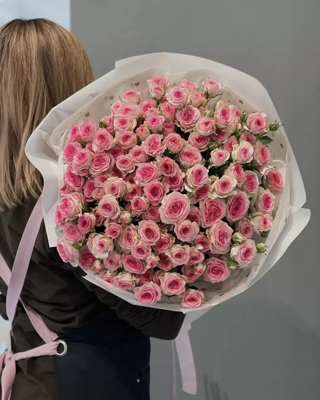 Bouquet photo 2: Without reason — Flowers Place Worldwide