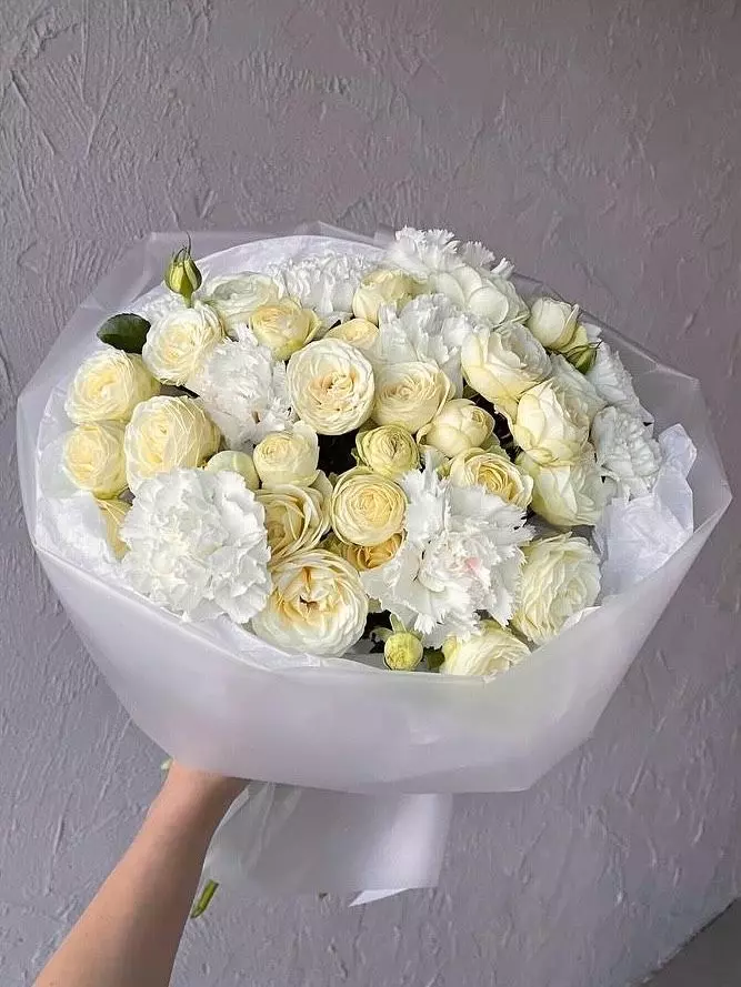 Bouquet photo: Dianthuses — Flowers Place Dubai