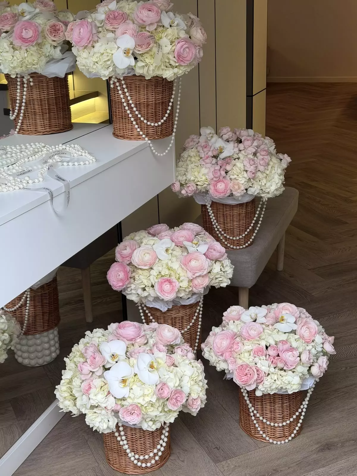 Bouquet 45 Hydrangea 110 Ranunculus 10 Orchid “Bosporus Mirage” Istanbul